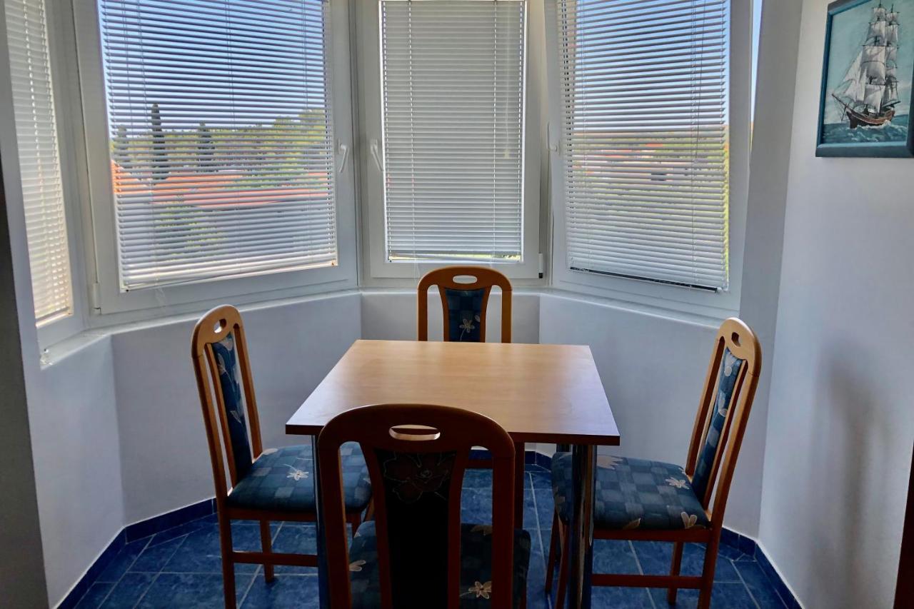 Villa Latina With 6 Apartments And A Shared Pool Vir Exteriör bild