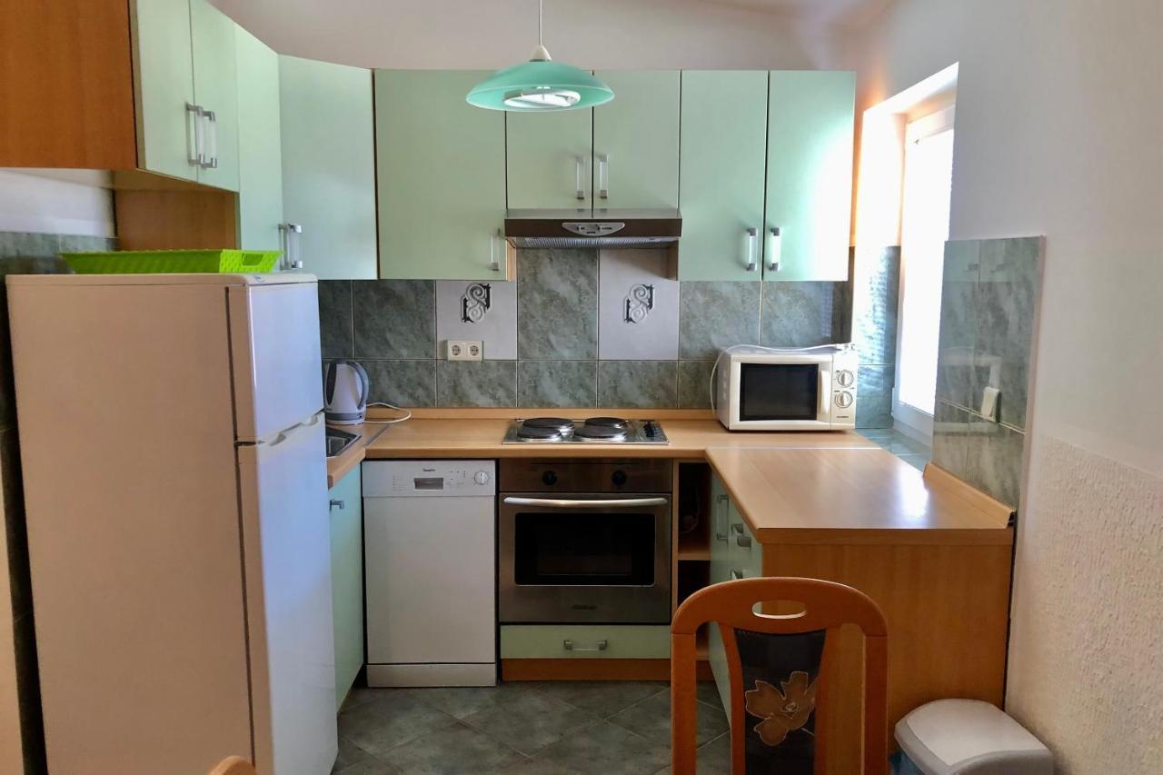 Villa Latina With 6 Apartments And A Shared Pool Vir Exteriör bild