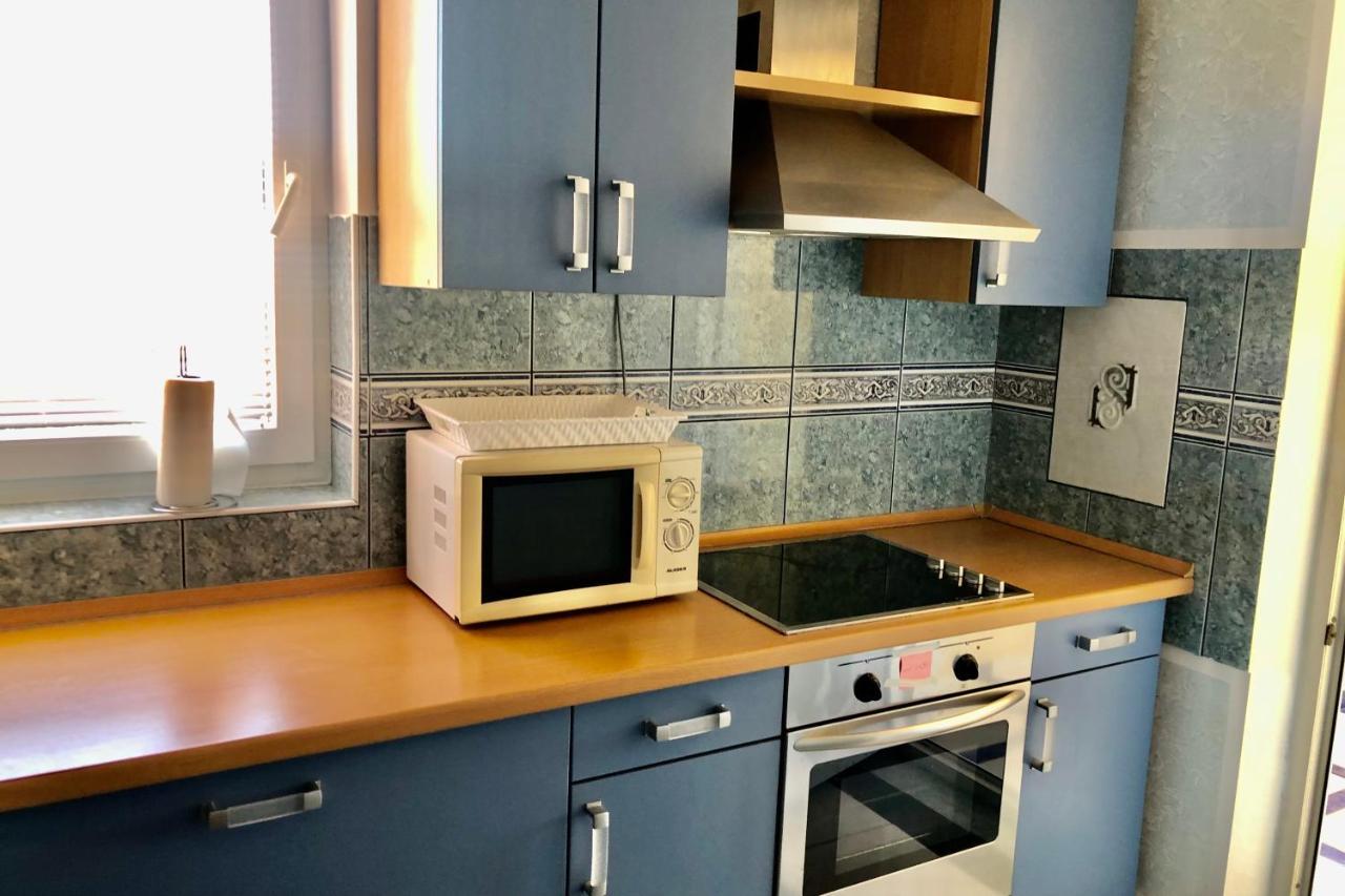 Villa Latina With 6 Apartments And A Shared Pool Vir Exteriör bild