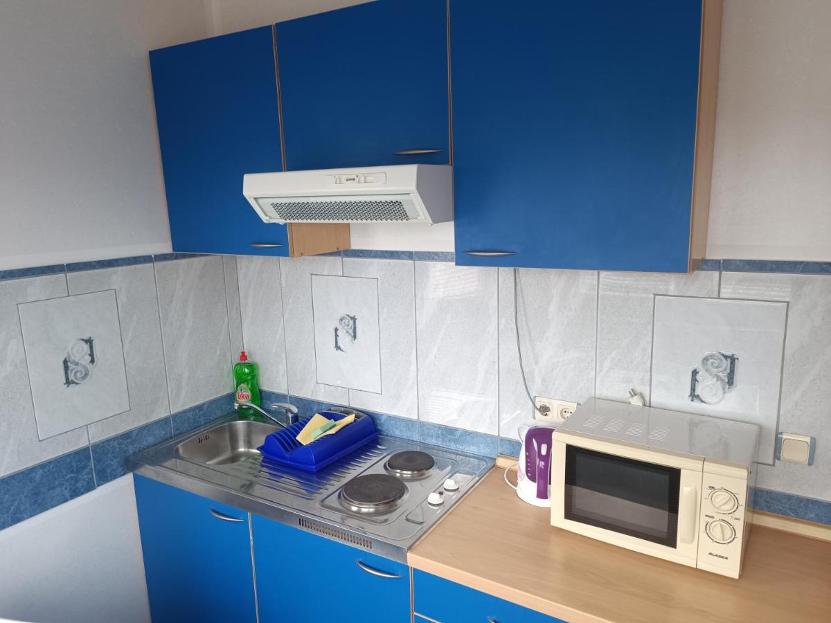 Villa Latina With 6 Apartments And A Shared Pool Vir Exteriör bild
